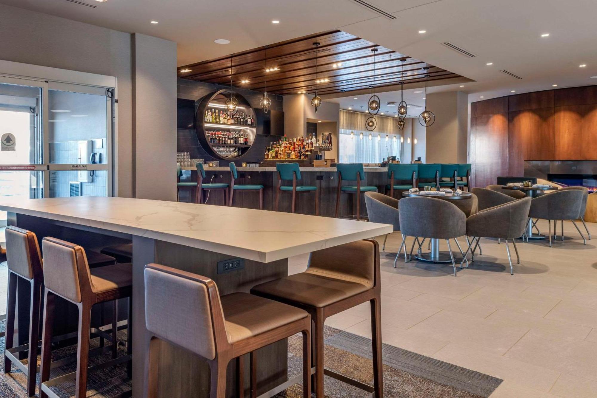 Cambria Hotel Minneapolis Downtown エクステリア 写真