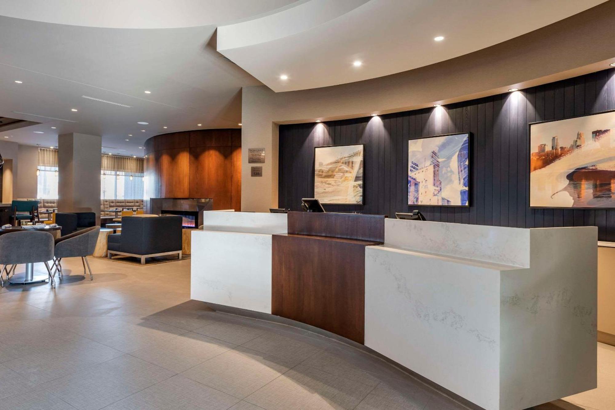 Cambria Hotel Minneapolis Downtown エクステリア 写真