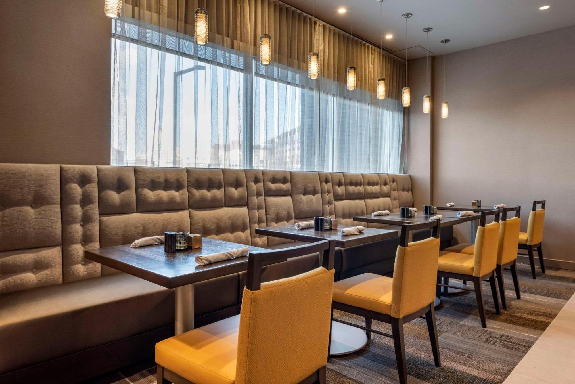 Cambria Hotel Minneapolis Downtown エクステリア 写真